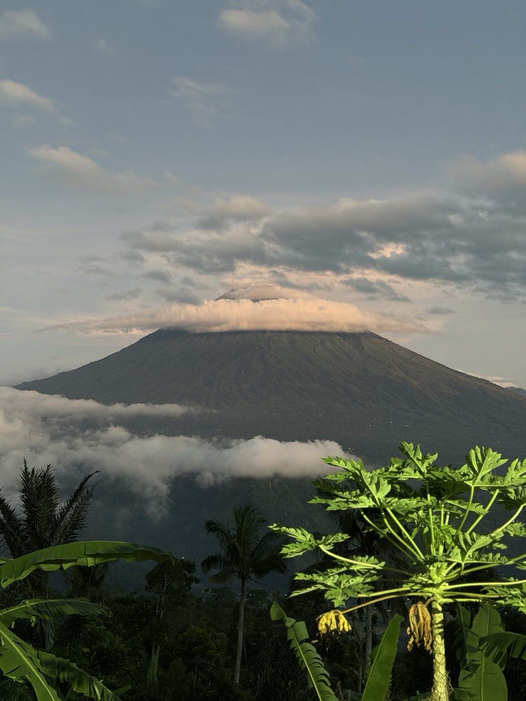 Mount Agung close up from Lahangan Sweet ridge