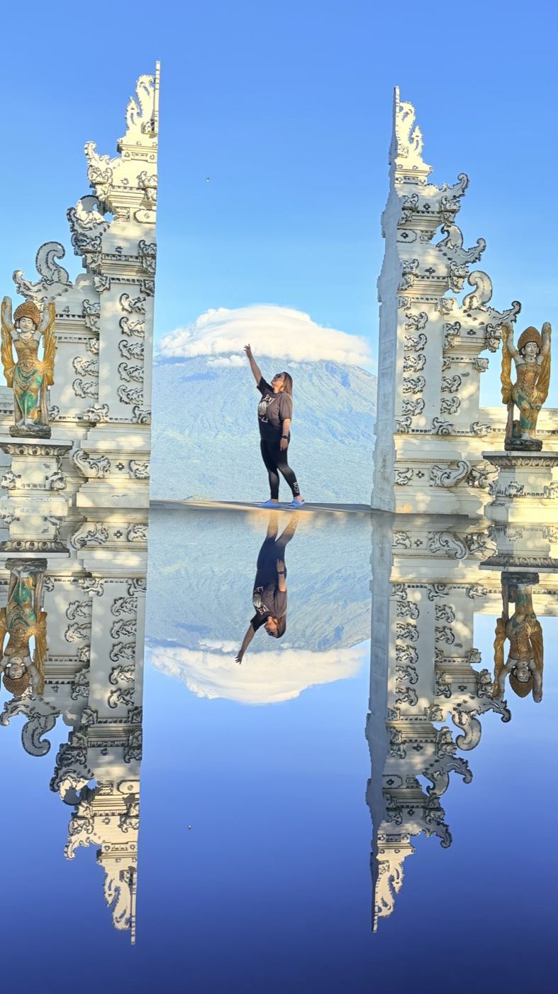 Mirror reflection photo spot at the Lahangan Sweet gate
